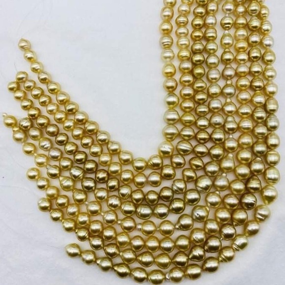 A bunch of beautiful South Sea pearls…
I like them so much, and you? - Picture 2 of 10